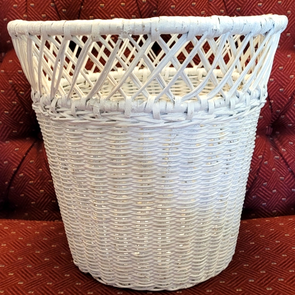 Vintage Wicker Boho Cottagecore Shabbychic Basket in White